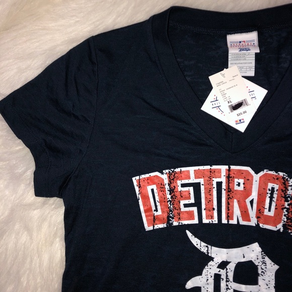 Detroit Tigers Short Sleeve Shirt - Picture 4 of 6